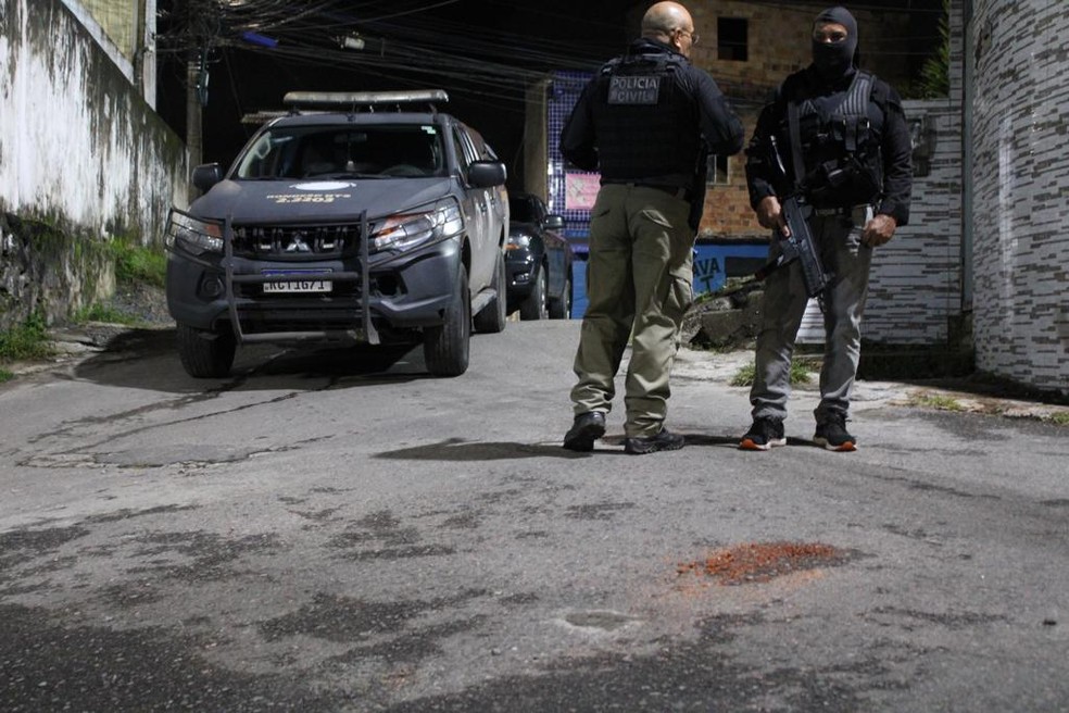 Polícia Civil da Bahia faz operação contra suspeitos de homicídios e tráfico de drogas em Salvador — Foto: SSP/BA