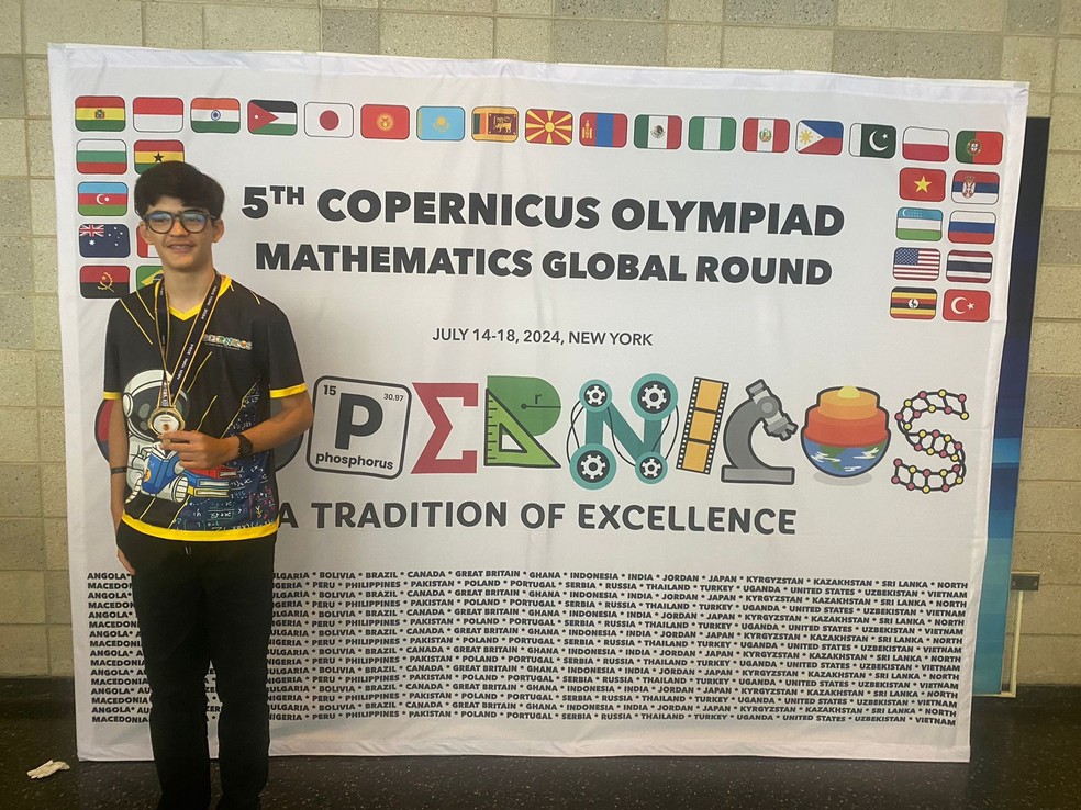 José Mendes exibe medalha de ouro conquistada em Nova York — Foto: Arquivo pessoal