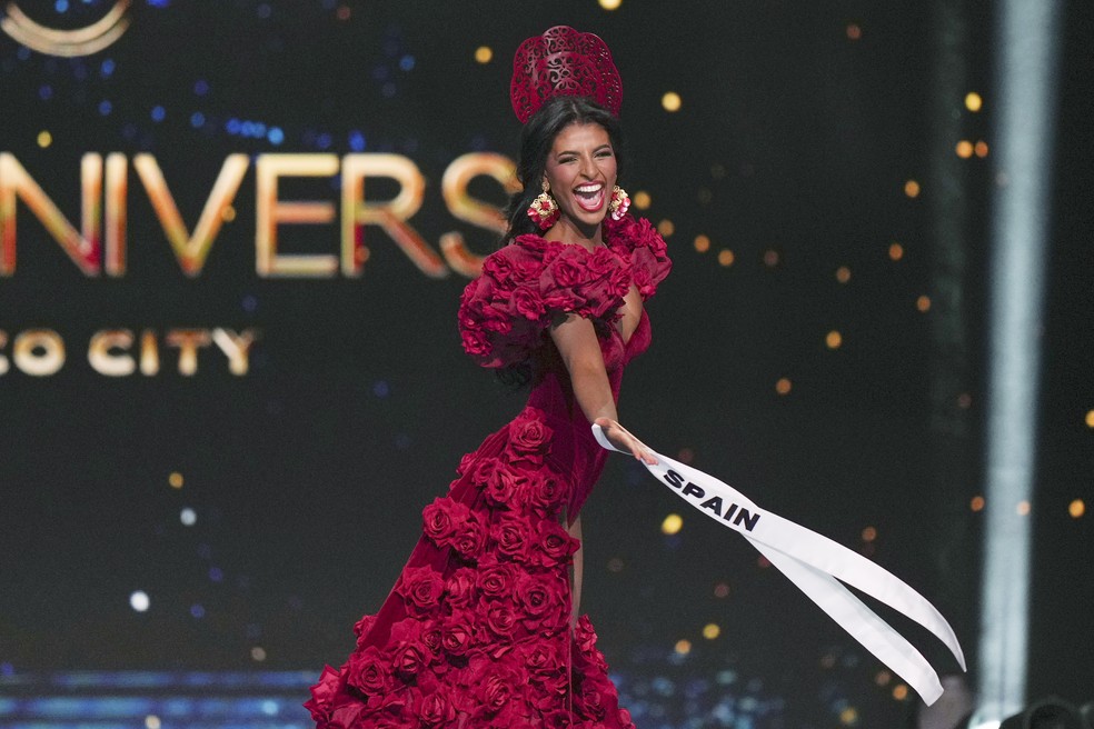 A modelo Michelle Jiménez, candidata da Espanha ao Miss Universo 2024 — Foto: Fernando Llano/AP
