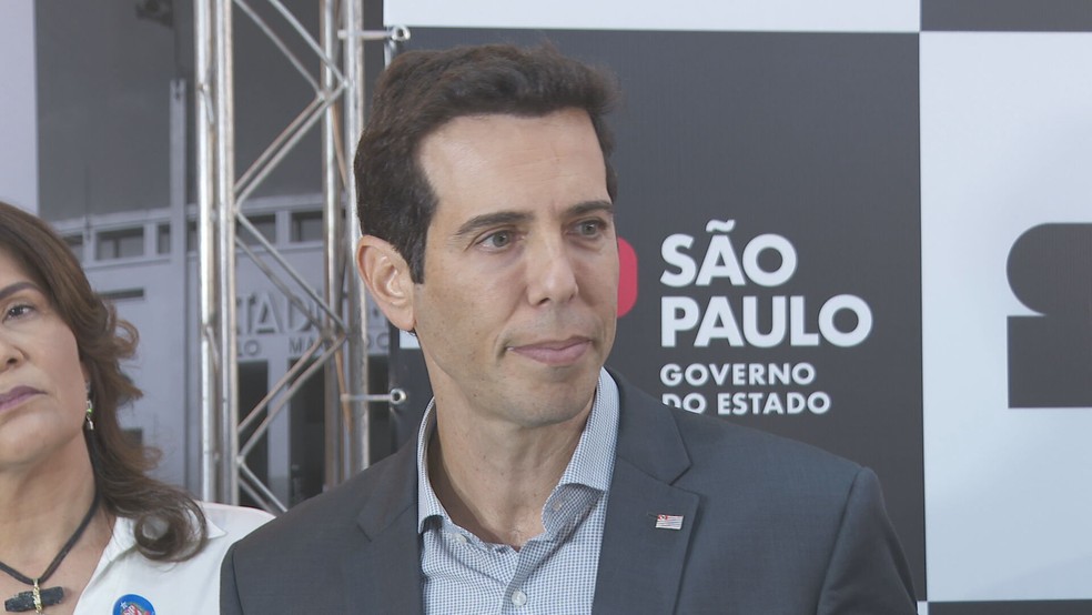 Renato Feder, Secretário da Educação do estado de São Paulo, durante coletiva — Foto: TV Globo