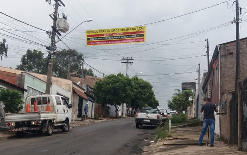 Facção criminosa ameaça 'dar cacete' em quem empinar moto no litoral de SP, Santos e Região