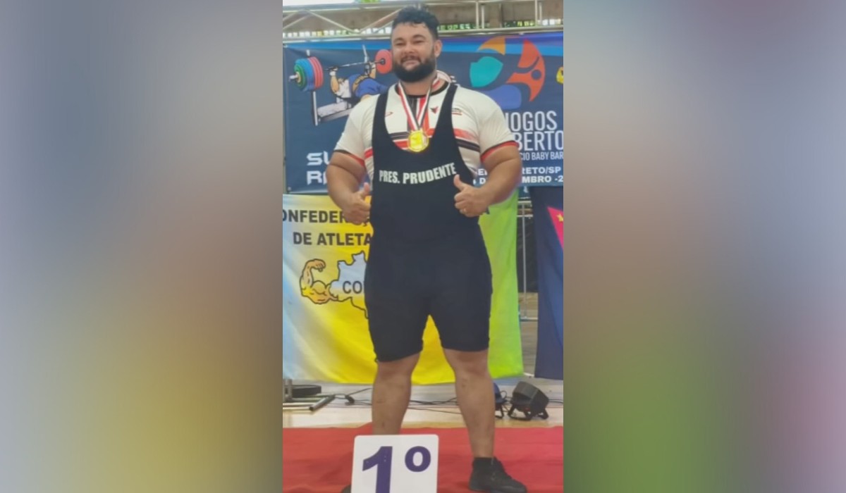 Professor de física levanta 235 kg no supino e conquista 4º título da categoria nos Jogos Abertos