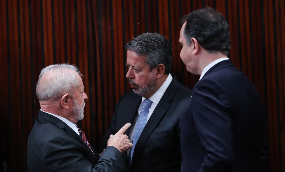 Lula cumprimenta Lira e Pacheco durante diplomação no TSE — Foto: Wilton Junior/Estadão Conteúdo