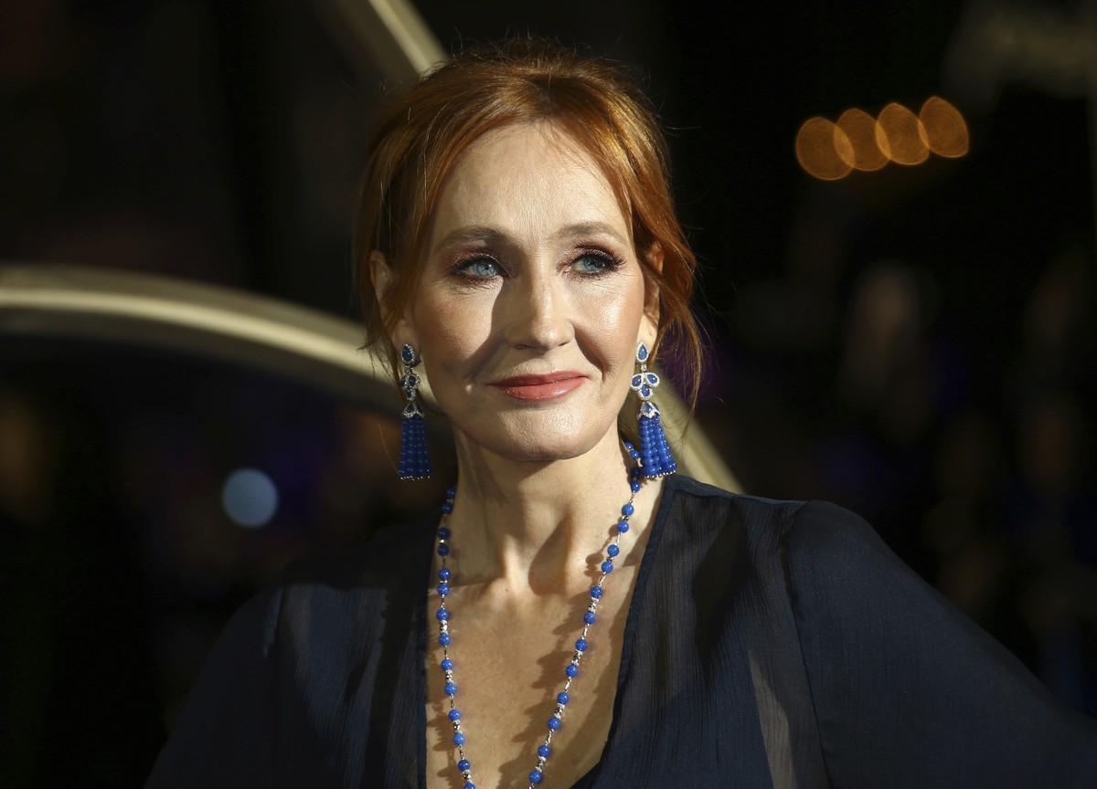 JK Rowling is reported to the police for transphobia by presenter in the United Kingdom