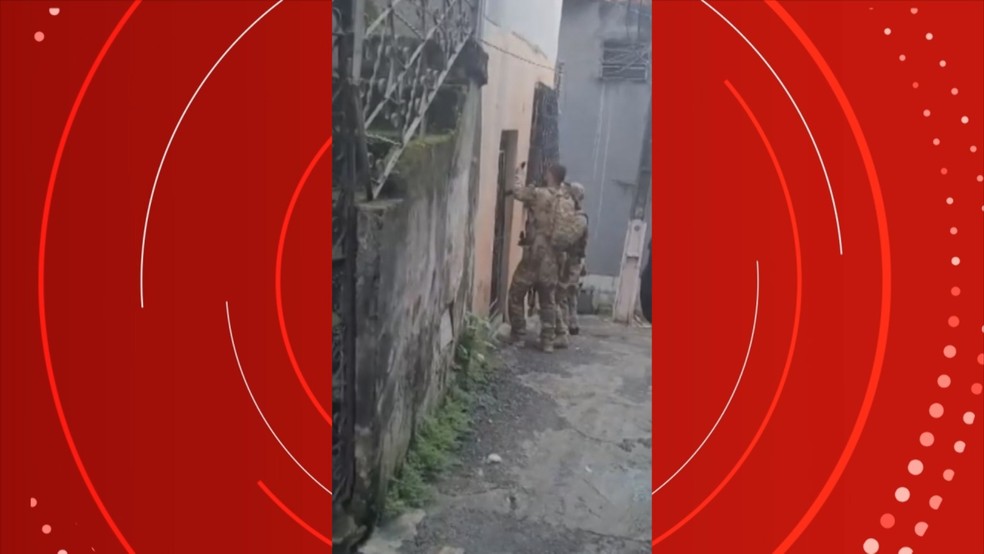 Policiais federais cumpriram mandados nesta quarta-feira (8) — Foto: Reprodução/Divulgação PF