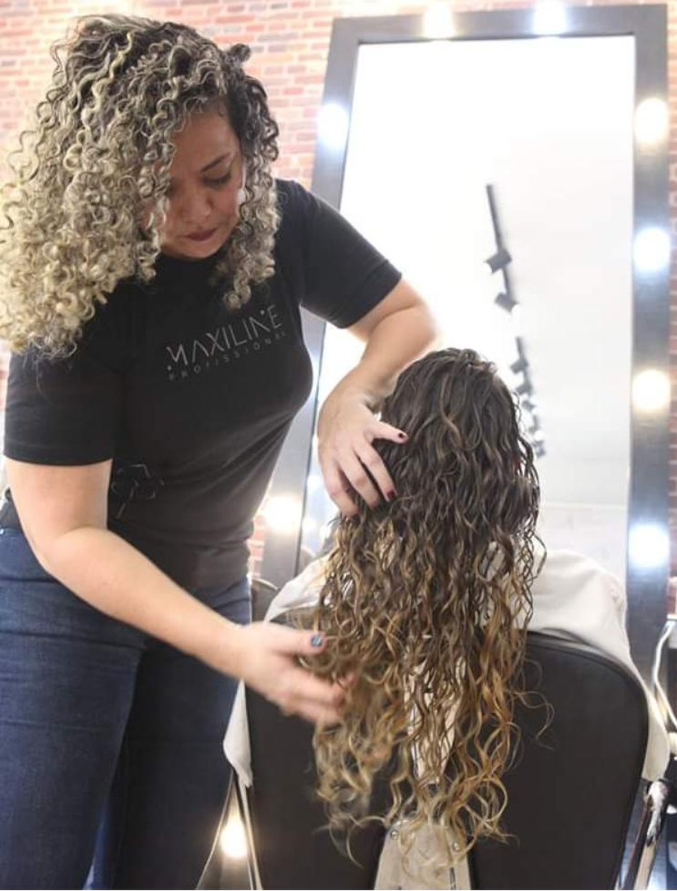 AOVIVO Cabeleireira de Jundiaí cria salão de beleza especializado em  cabelos afros 