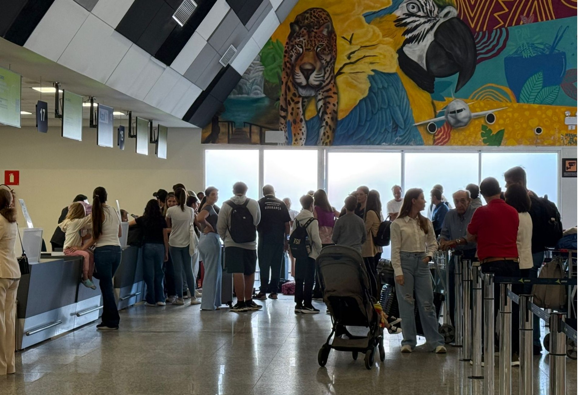 Dois voos são cancelados e passageiros reclamam de falha em assistência em Campo Grande