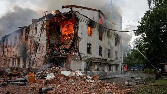Rússia bombardeia Kharkiv, diz Ucrânia; ao menos três morrem e 19 ficam feridos