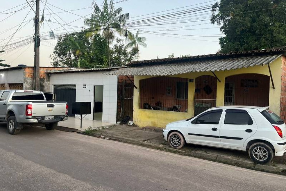 Policiais civis cumpriram os mandados de busca e apreensão em endereços dos suspeitos. — Foto: Divulgação/PCPA