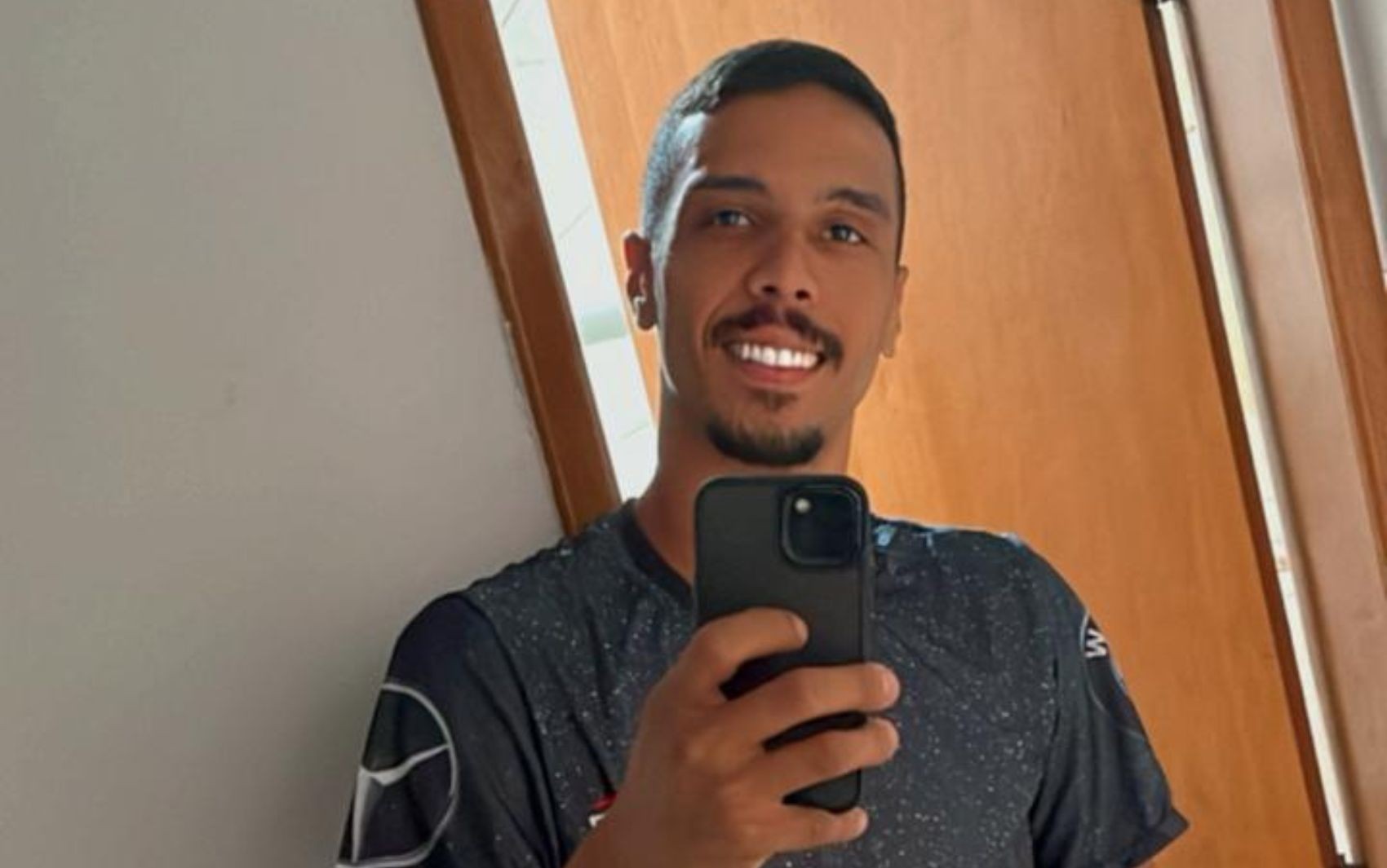 Policial militar é indiciado por matar jovem que tentou fugir de blitz com amigo em Goiânia