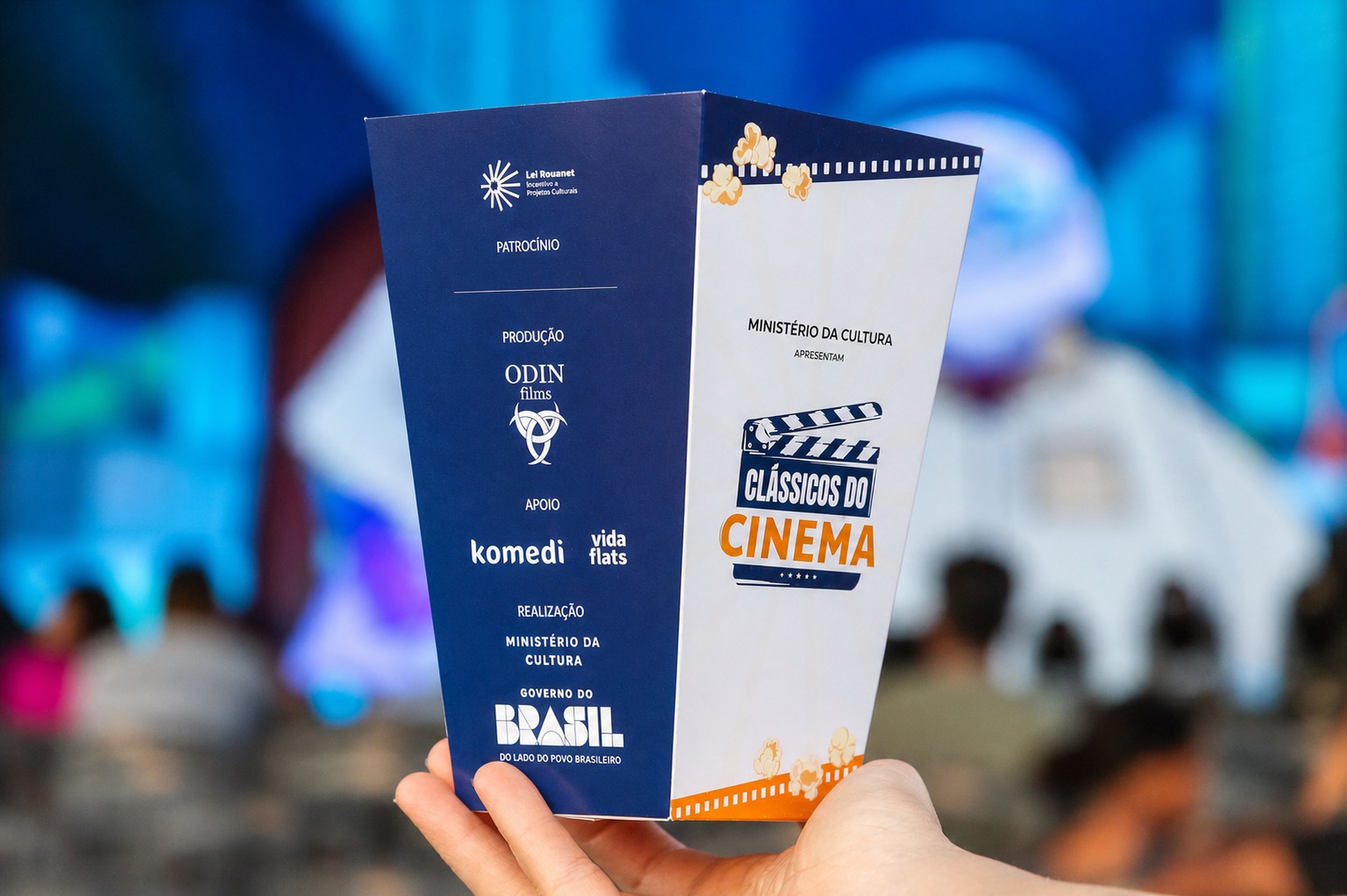 Projeto leva cinema ao ar livre e shows gratuitos a Governador Valadares e Ipatinga