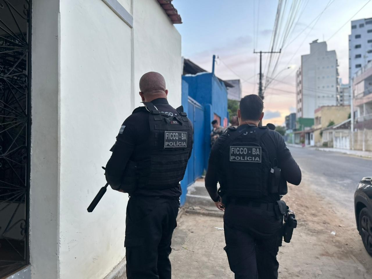Vinte e seis suspeitos de integrarem uma facção criminosa são presos na Bahia