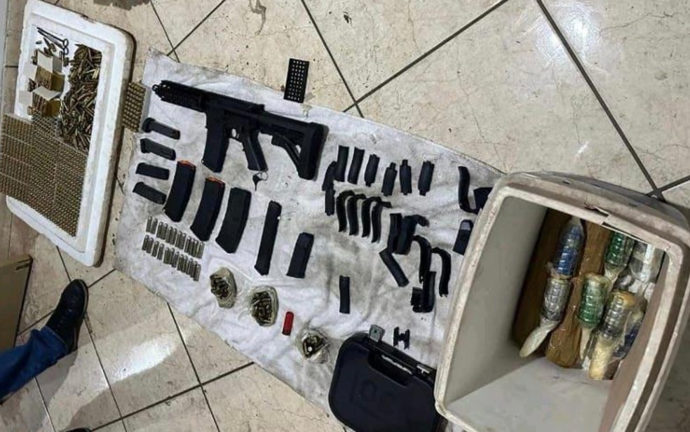 JA 2ª Edição, Arsenal de armas é encontrado em apartamento no Alto da  Glória, em Goiânia