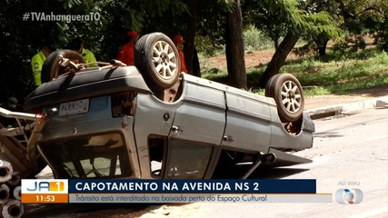Capotamento interdita trânsito na região central de Palmas