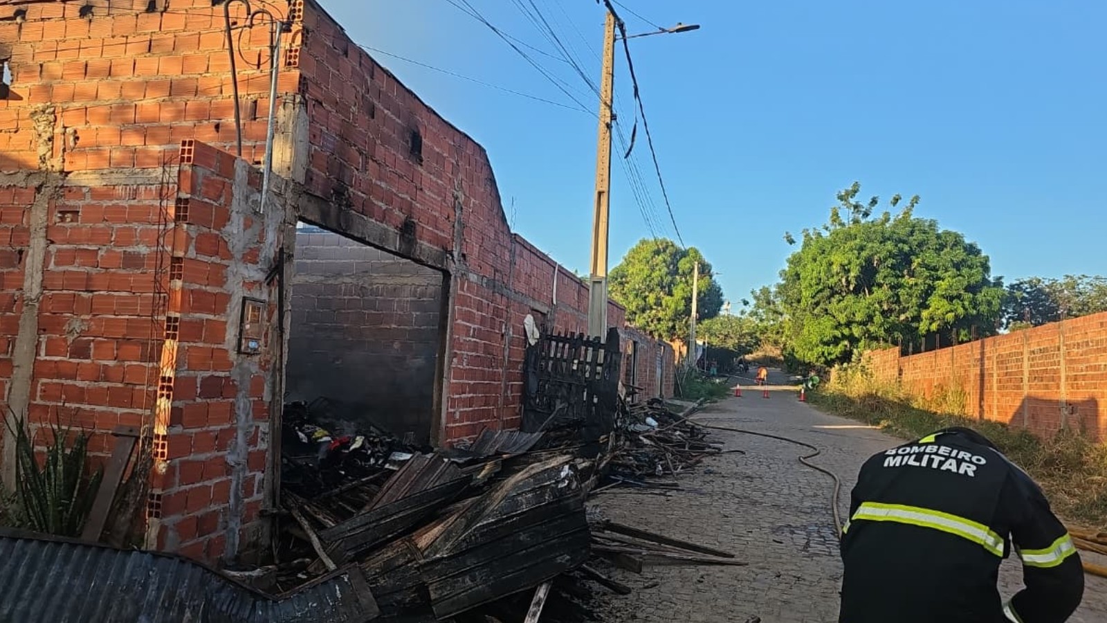 Casa de catadora de recicláveis fica destruída após incêndio em Teresina