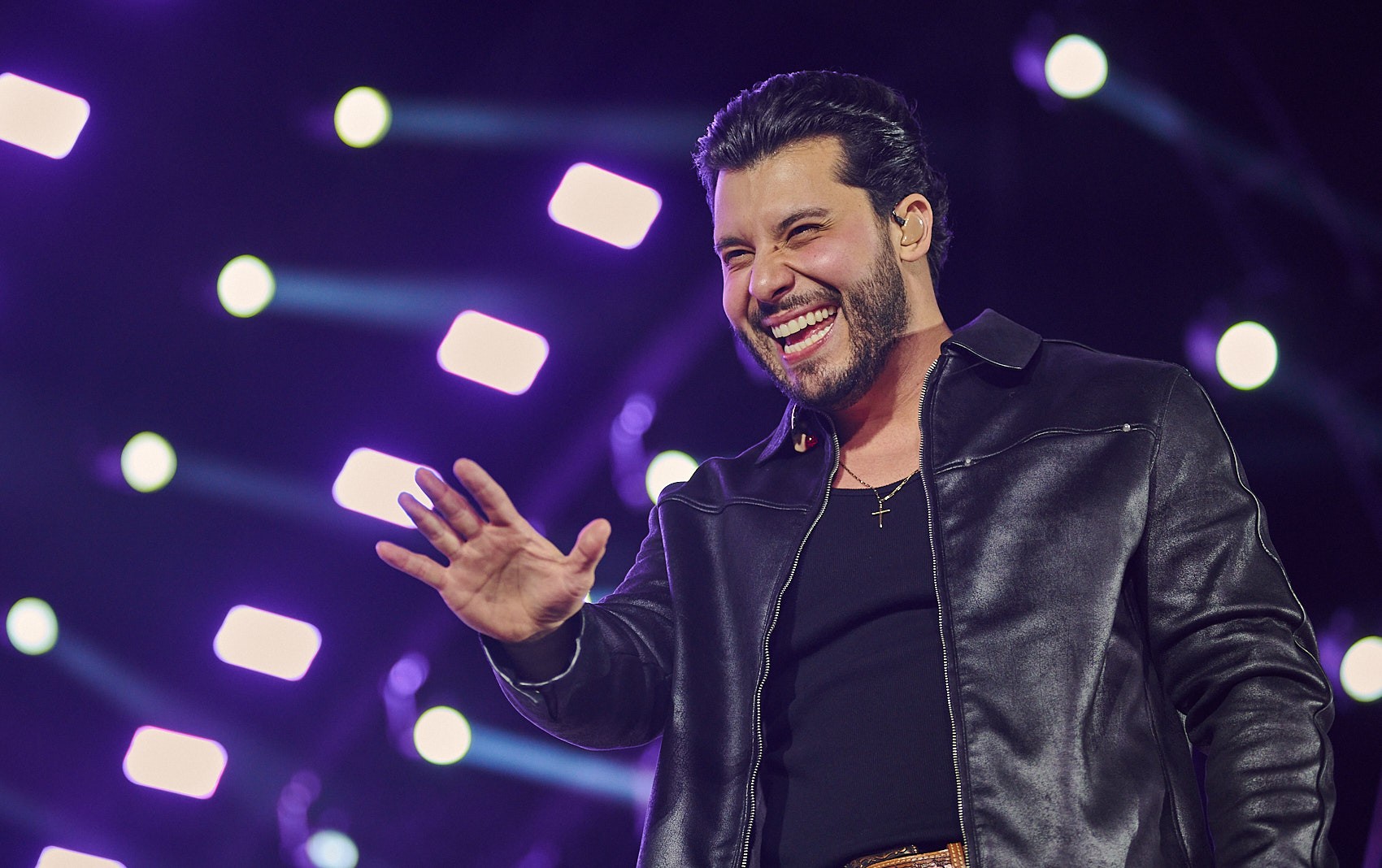 Murilo Huff aposta em feats e 'ao vivão' na sua estreia no Ribeirão Rodeo Music