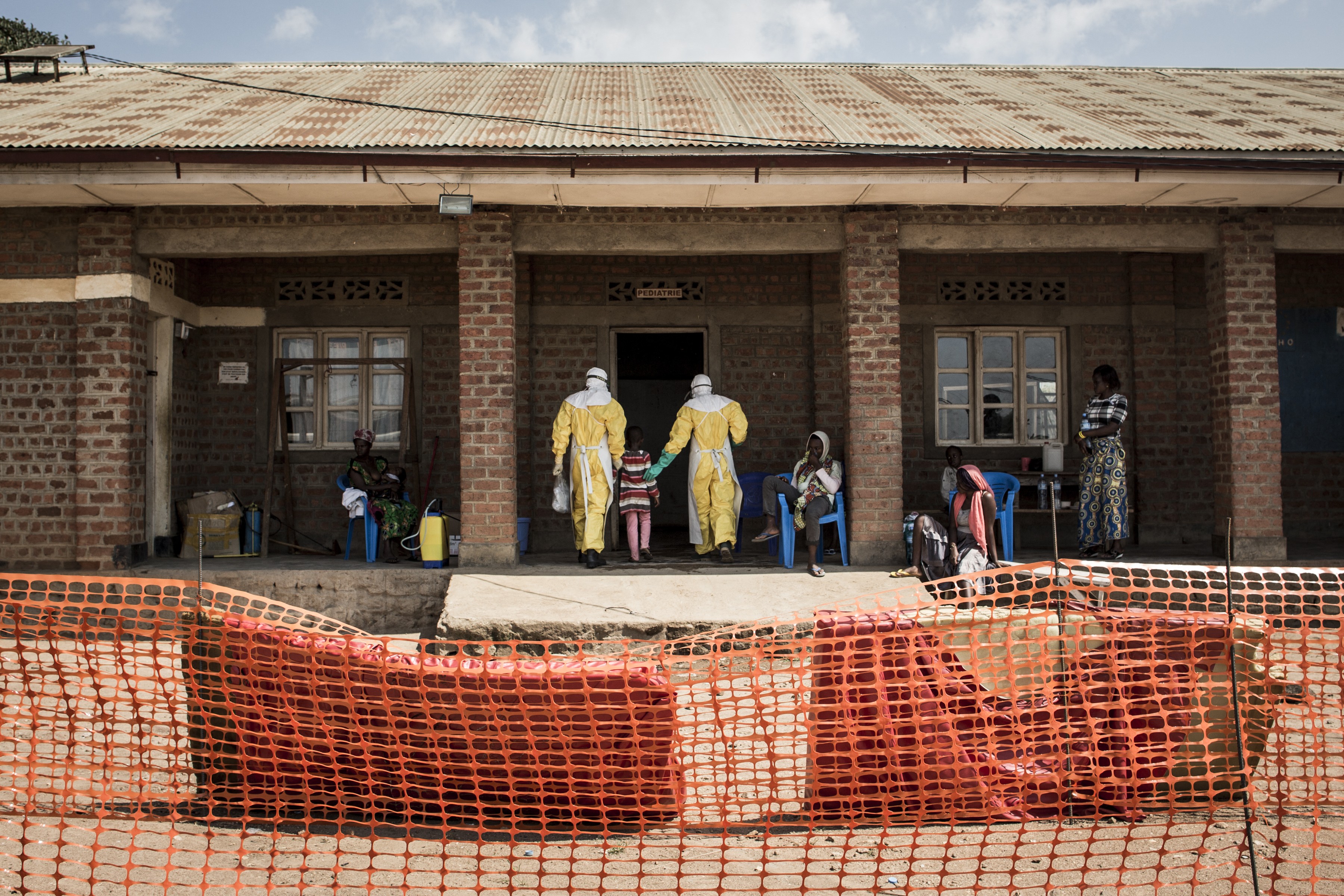 Nova epidemia de ebola preocupa autoridades no Congo em meio a conflitos armados