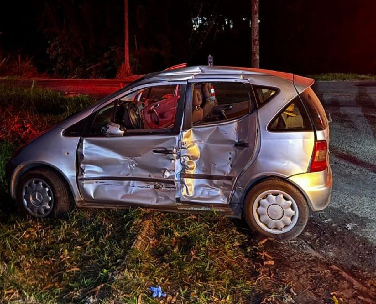 PM reformado de 91 anos fica em estado grave após acidente entre carro e caminhão na MG-353 