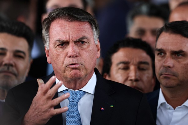 Bolsonaro dá entrevista coletiva nesta quarta-feira (26) após virar réu por tentativa de golpe de Estado. — Foto: Adriano Machado/Reuters