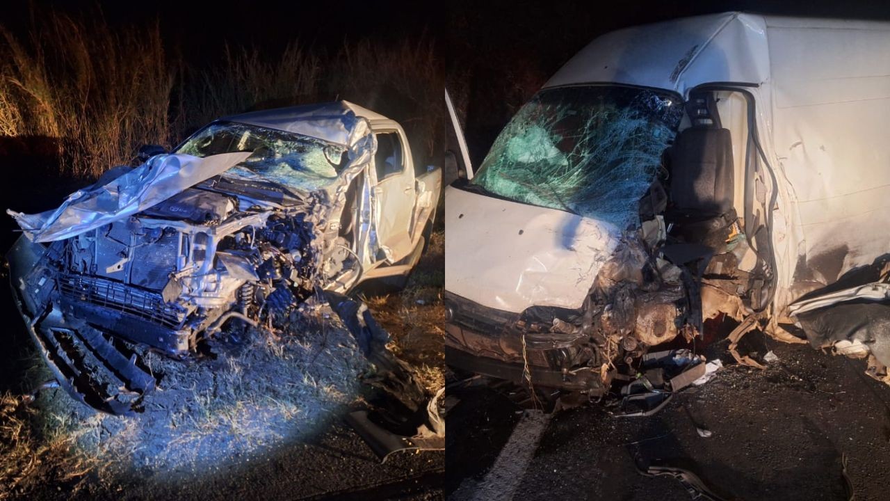 Caminhonete e van ficam destruídas em acidente que deixou três feridos na MG-050