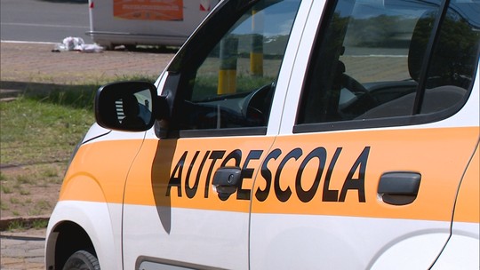 Associação dos Detrans reage à proposta de dispensar autoescolas: ‘Educação no trânsito salva vidas’ - Ministro dos Transportes, Renan Filho, afirmou nesta terça-feira (29) que o governo estuda eliminar a exigência de aulas em autoescolas para a obtenção da Carteira Nacional de Habilitação (CNH).