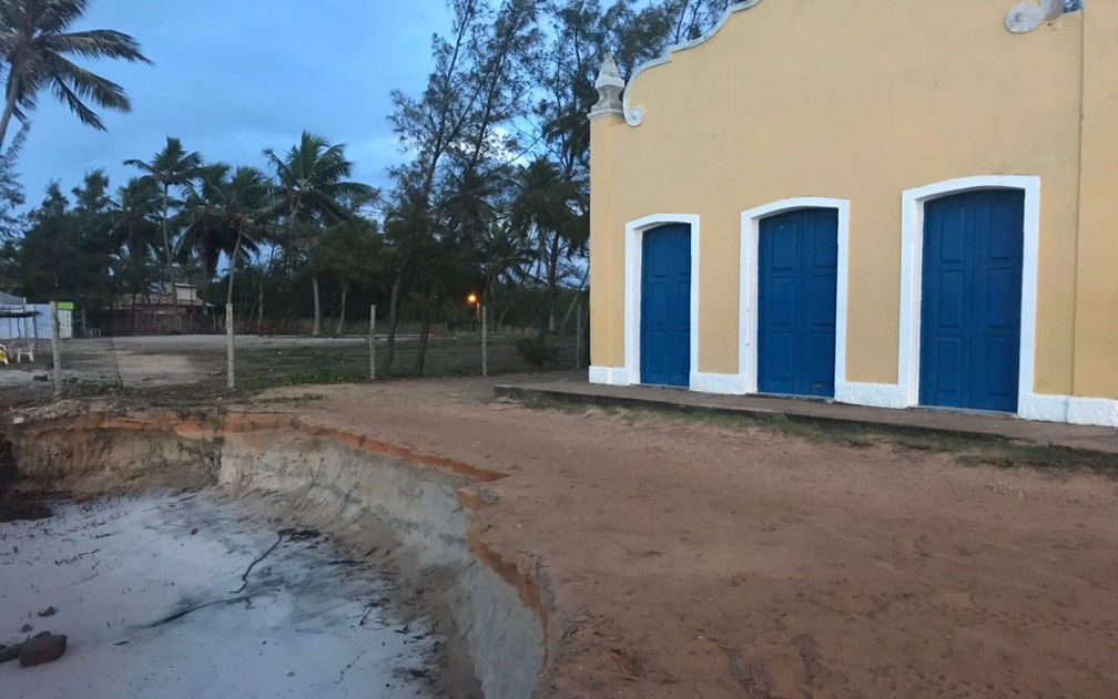 Igreja de Nossa Senhora da Boa Viagem, na Praia do Saco, município de Estância (SE) — Foto: Reprodução/TV Sergipe
