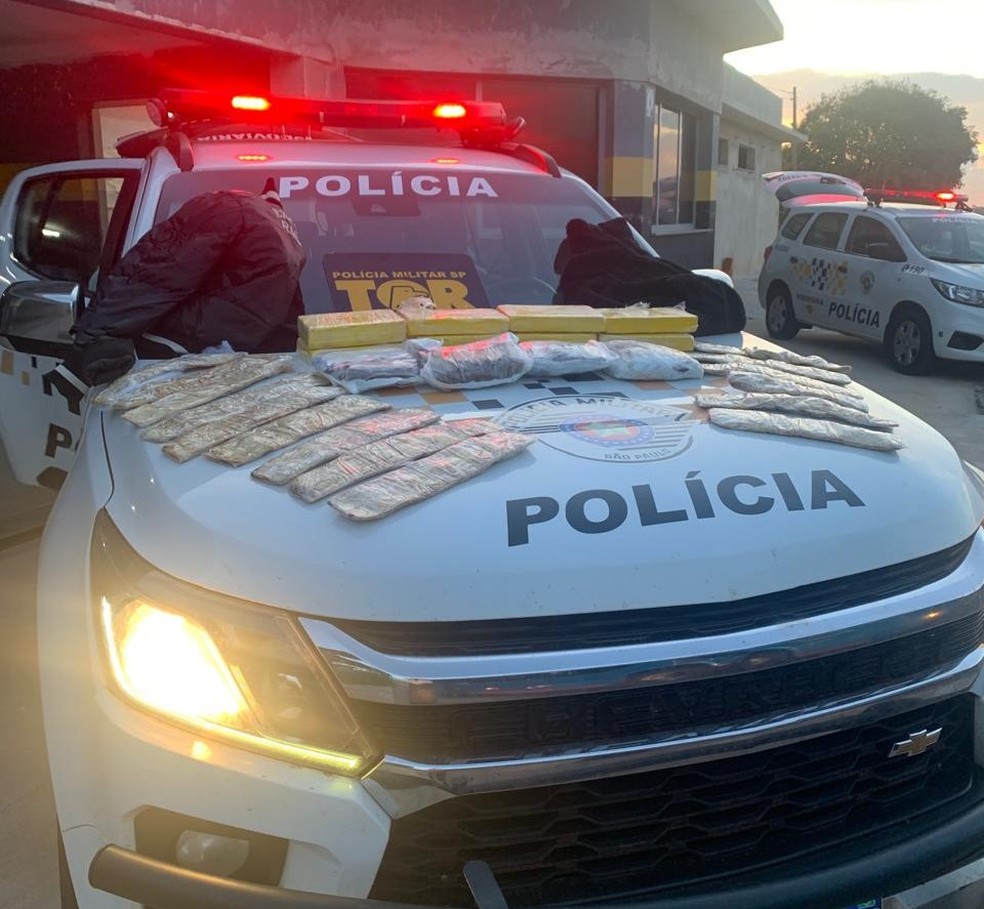 Passageiros de ônibus são presos em Presidente Venceslau (SP) — Foto: Polícia Rodoviária