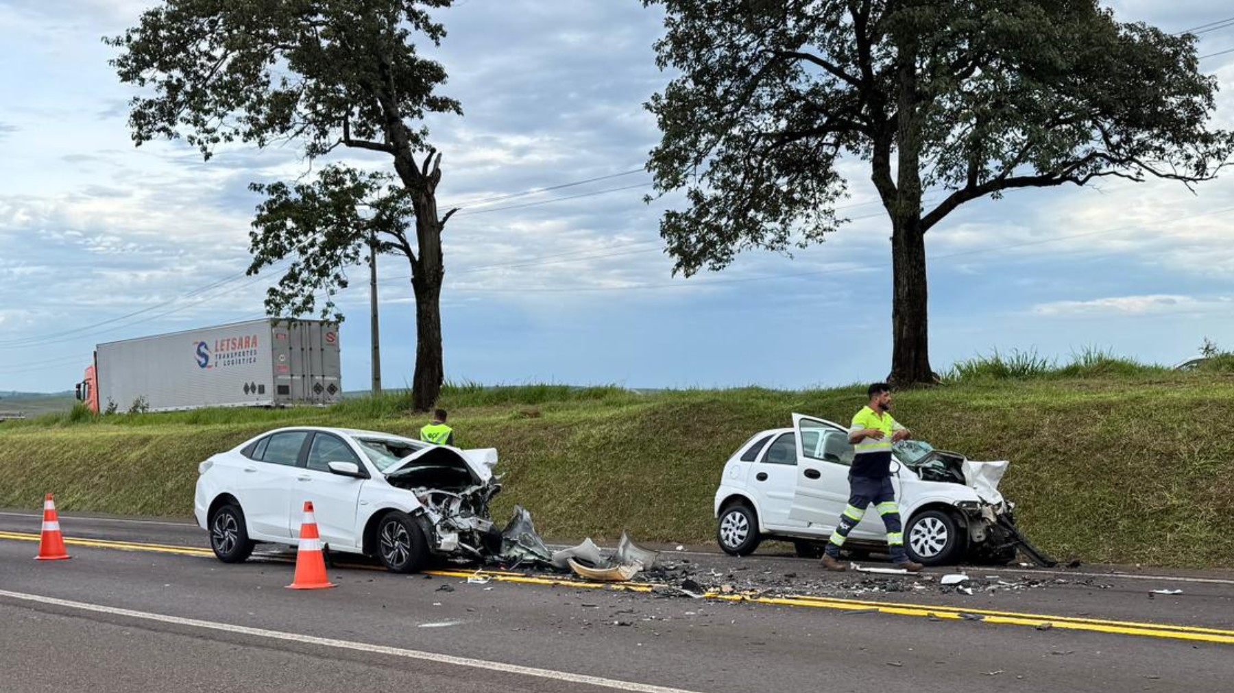 Mãe e filho morrem em colisão frontal na BR-277, no Paraná
