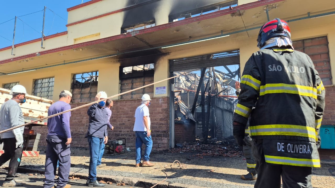 Incêndio no Mercadão: prefeito prevê desinterdição parcial para lojistas na quinta-feira, mas condiciona à análise da perícia