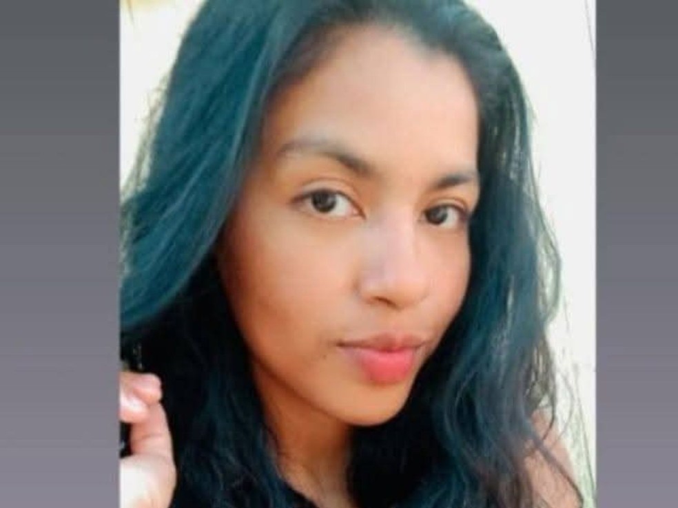 Ionara da Silva Nazaré, 29 anos morreu com três tiros na frente das filhas em Rio Branco — Foto: Arquivo pessoal