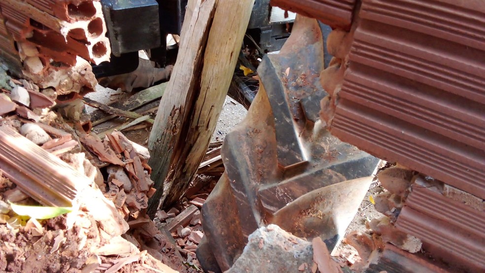 Trator utilizado por suspeito de envolver-se em ocorrência de direção perigosa, em Taciba (SP) — Foto: Cedida