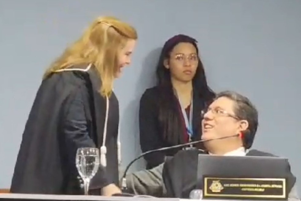 Conselheira do TCE diz ter sido xingada por colega conselheiro, em Manaus. — Foto: Reprodução