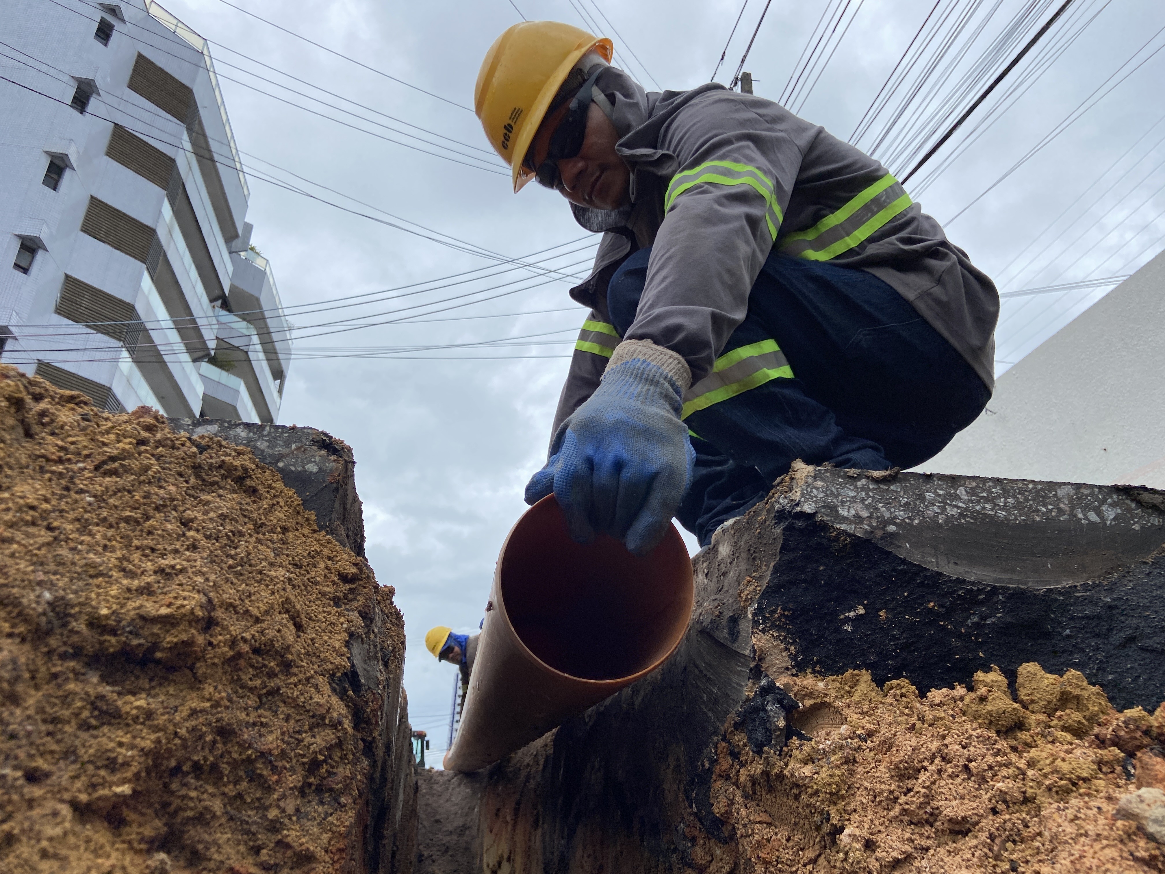 Trata Bem Manaus: obras de esgotamento sanitário seguem em 12 áreas da cidade