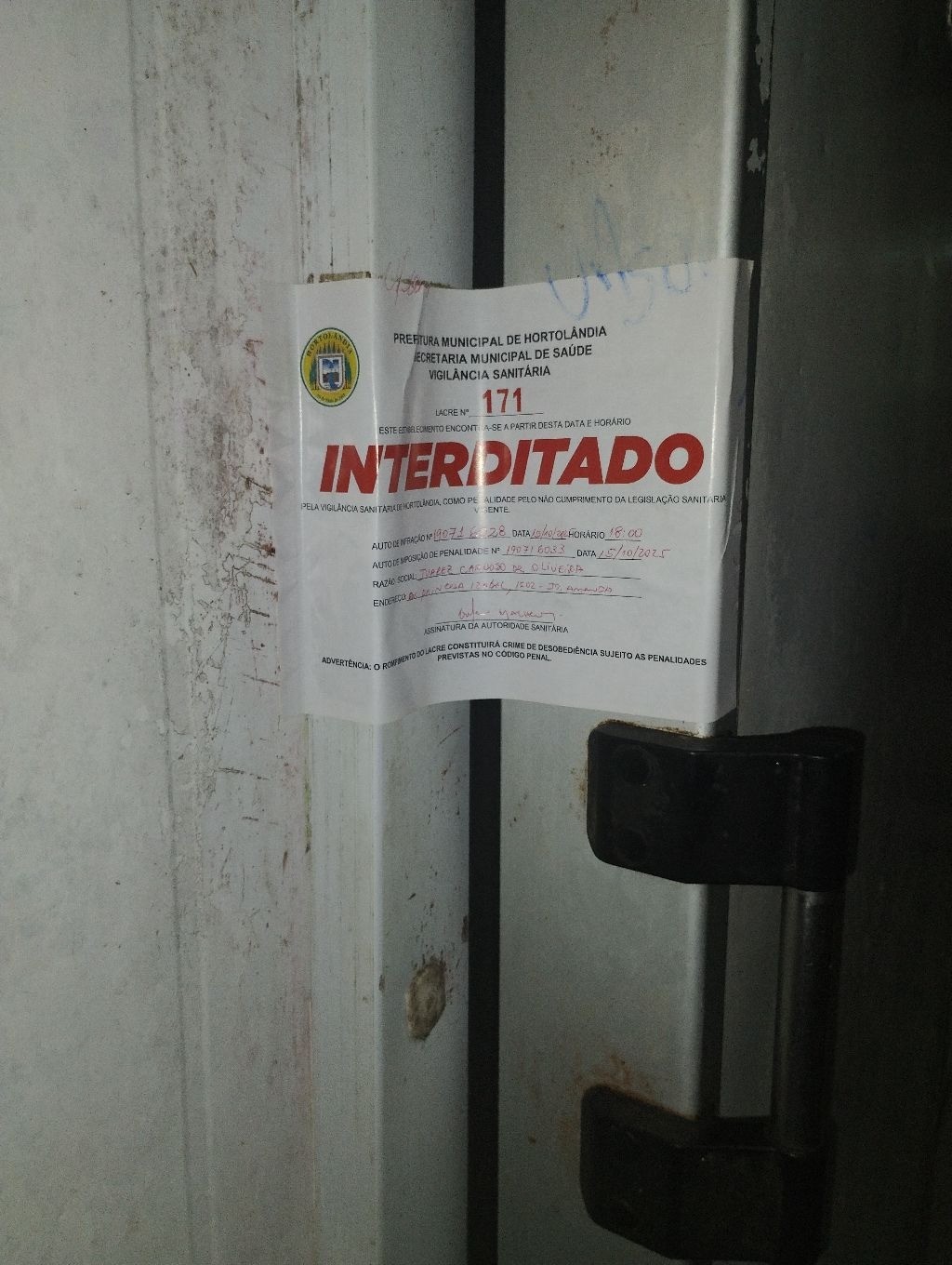 Vigilância interdita peixaria e apreende toneladas de produtos em Hortolândia