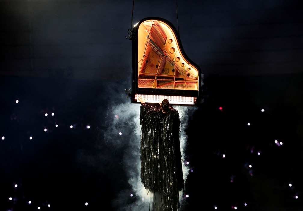 Cena da cerimônia de encerramento das Olimpíadas de Paris de 2024 no Stade de France — Foto: Phil Noble/Reuters