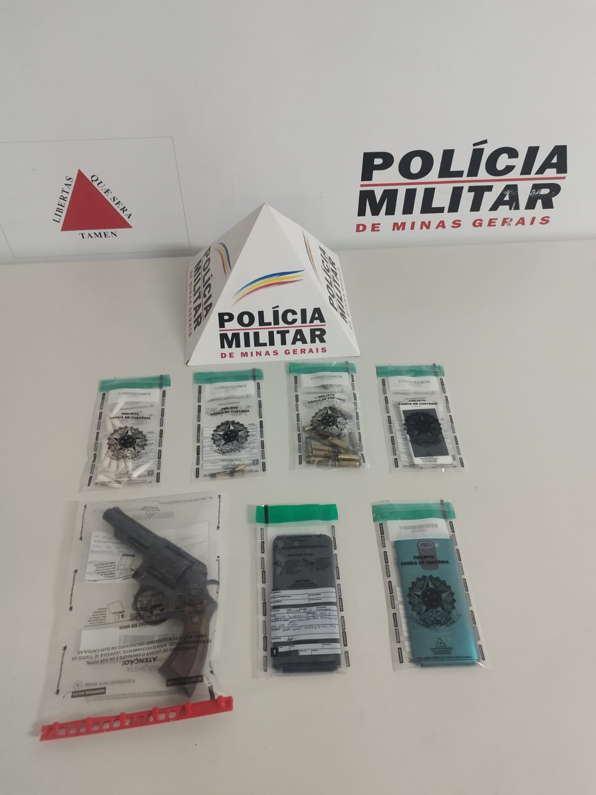 Operação policial prende dois e revela disputa por território do tráfico em distrito de Valadares