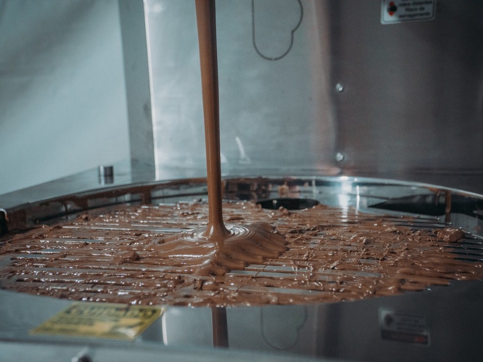 Cidade de SC faz barra de chocolate de 90 metros para celebrar aniversário — Foto: Prefeitura de Timbó/Divulgação