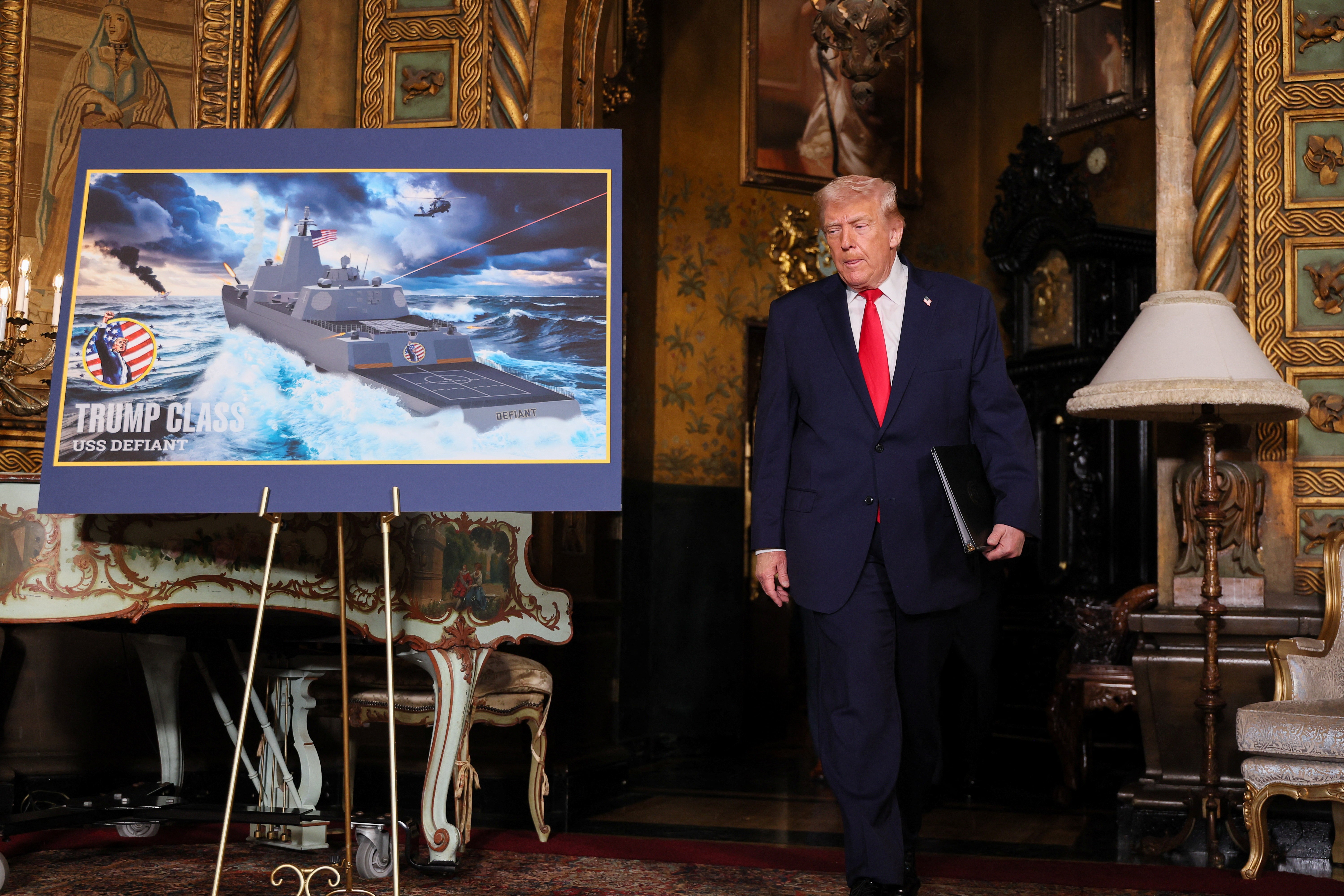 Trump anuncia nova classe de navios de guerra batizada em homenagem a ele mesmo