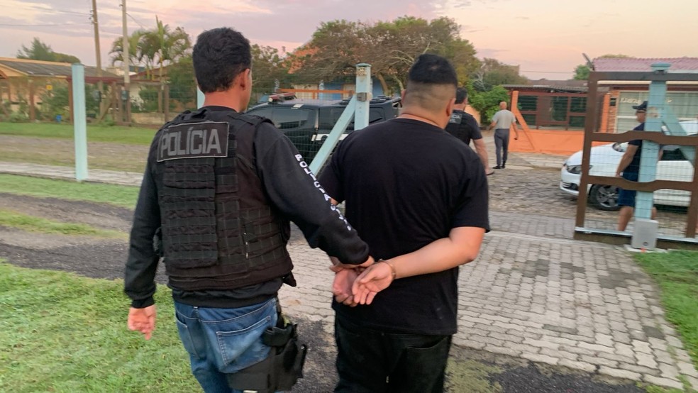 Grupo criminoso  suspeito de comprar imveis com dinheiro do trfico de drogas e colocar para aluguel em praias do RS — Foto: Ronaldo Bernardi/Agncia RBS