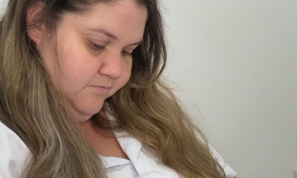 Maiara voltou a estudar com a oportunidade dada pela parceria da empresa em Lins (SP) e o Sesi — Foto: Reprodução/TV TEM