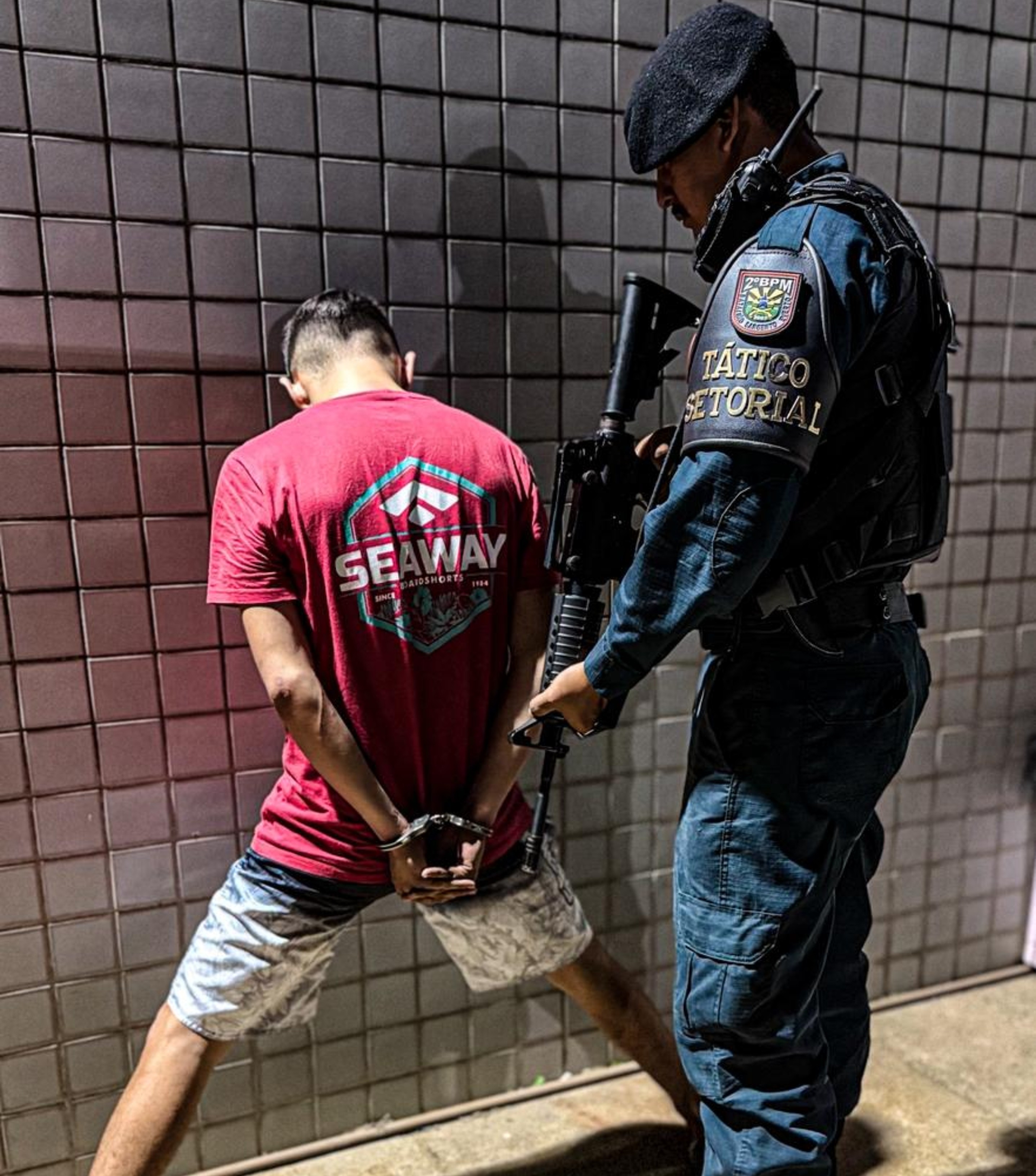 Homem é preso após PM encontrar drogas debaixo de cama e no forro de casa em Boa Vista