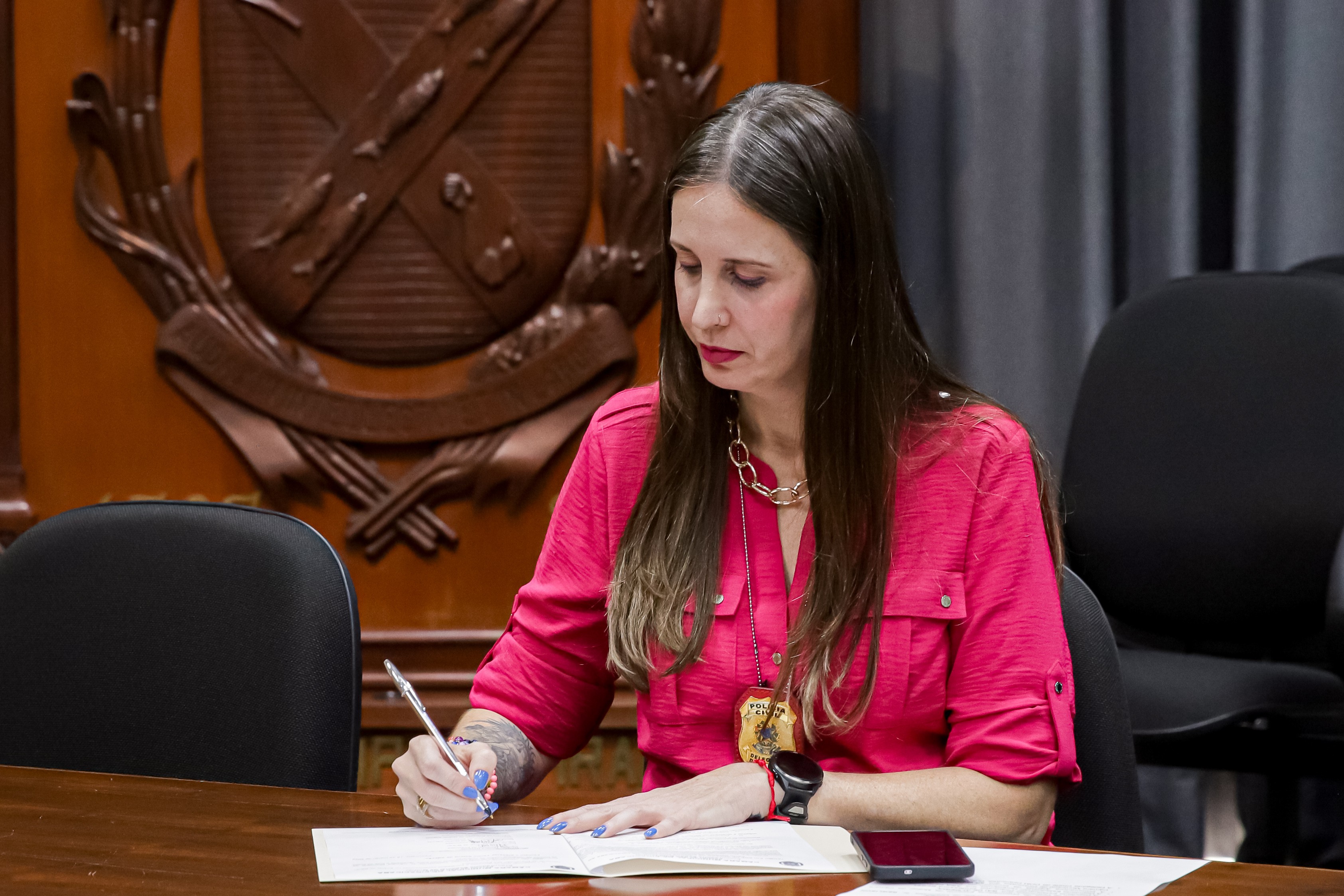 DDM de Piracicaba registra três medidas protetivas por dia e delegada admite sobrecarga
