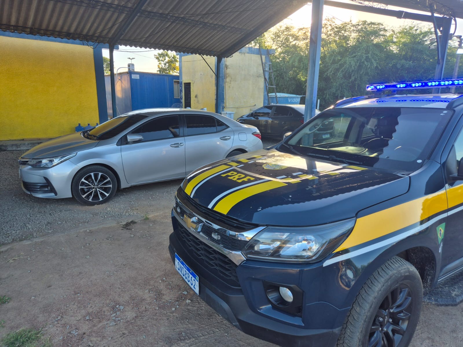 Homem é detido pela PRF com carro roubado na BR-116, em Salgueiro