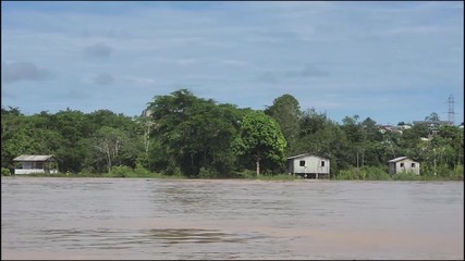 Rio Juruá segue acima da cota de alerta em Cruzeiro do Sul