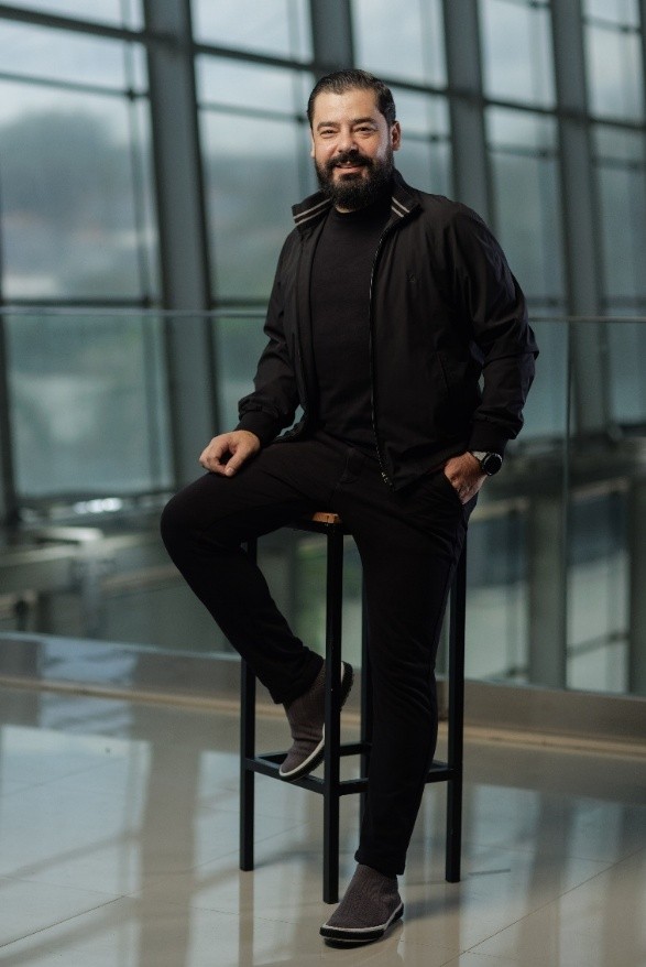 Tecnologia se escala e relacionamento se constrói