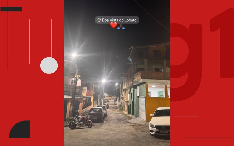 Leo Santana e os amigos no bairro Boa Vista do Lobato, em Salvador — Foto: Redes sociais