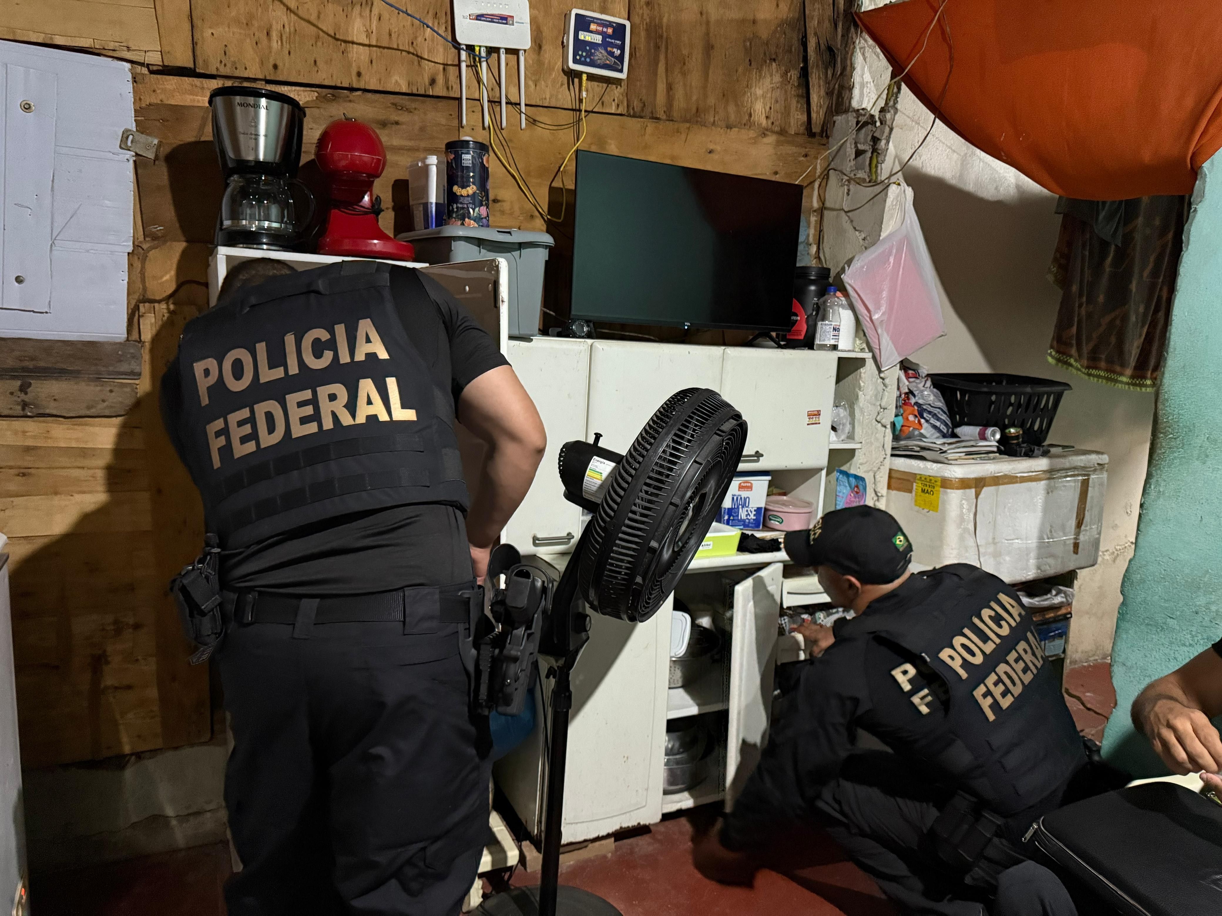 Funcionário de escolinha de futebol é preso por compartilhar imagens de abuso sexual infantil em Manaus