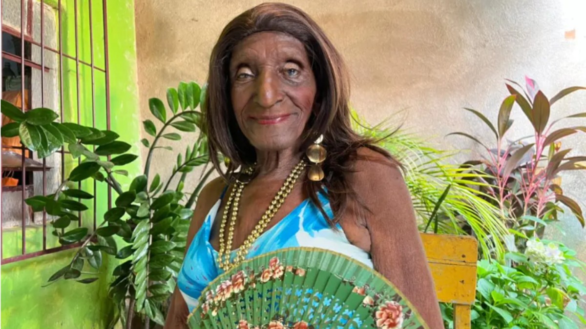 Aos 92 anos, travesti mais velha do Brasil vira alvo de ataques após homenagem; OAB aciona MP