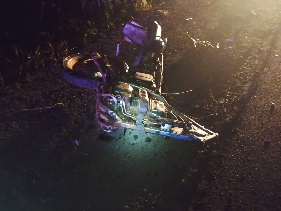 Colisão entre moto e caminhão mata motociclista na BR-010, em Porto Franco — Foto: Divulgação/PRF