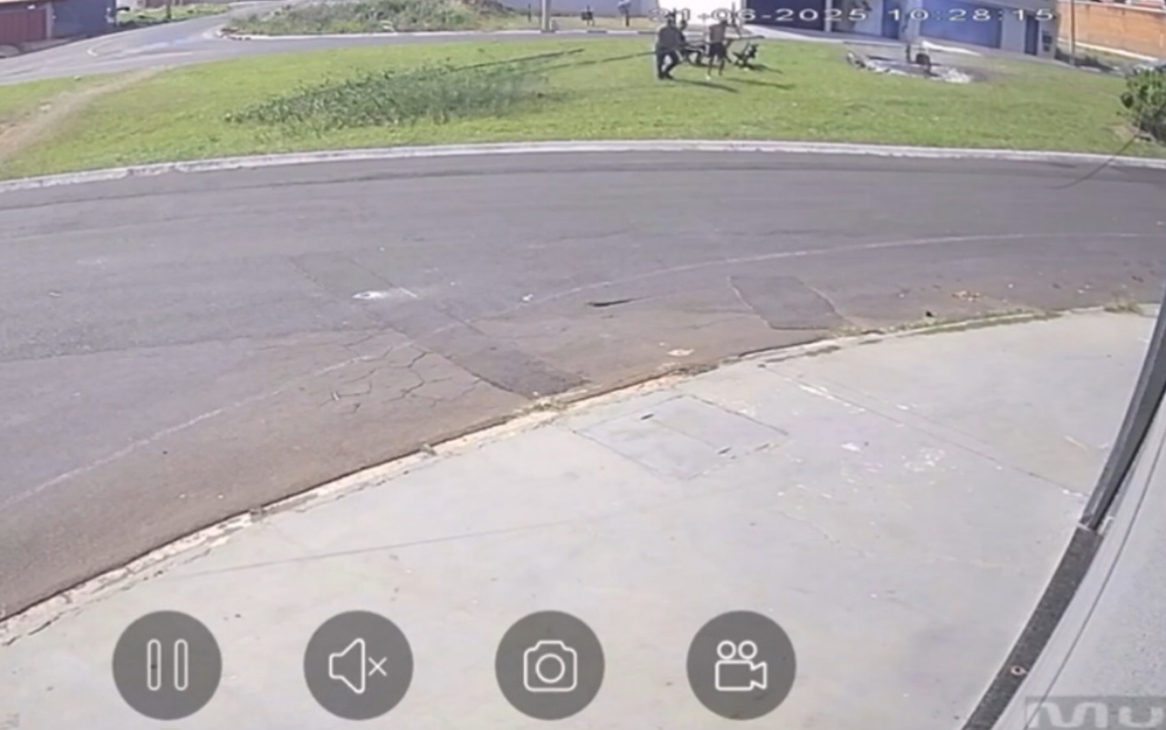 Jovem morre e outro fica ferido após descarga elétrica em praça de Franca, SP; VÍDEO